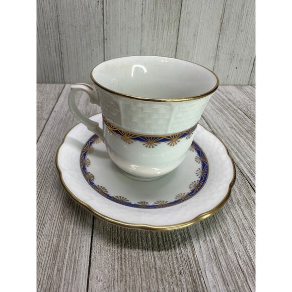 Vintage TK Thun Czechoslovakia Teacups & Saucers Blue & Gold Rim - Set of 2 - Picture 4 of 14